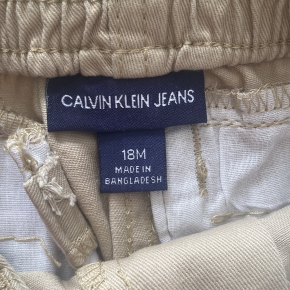 NWT! Calvin Klein Beige Shorts Size 18 Months. - Picture 4 of 4